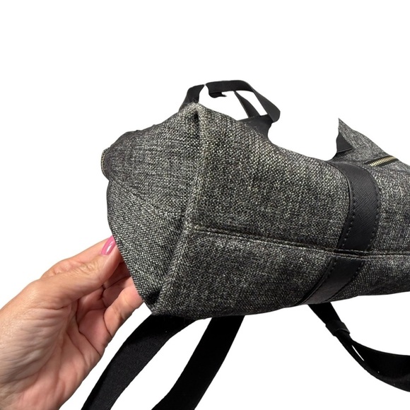 Henri Bendel Jetsetter grey/black Nylon Convertible Backpack/ Crossbody Bag - Picture 5 of 11